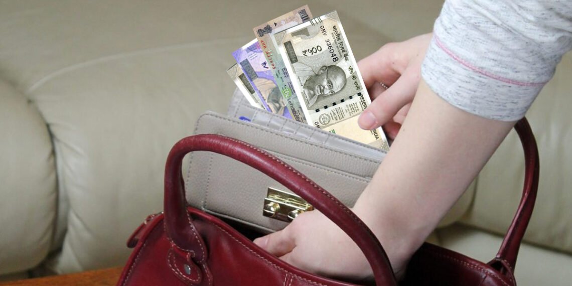 क्या आपके बच्चे को चोरी की आदत पड़ रही है?