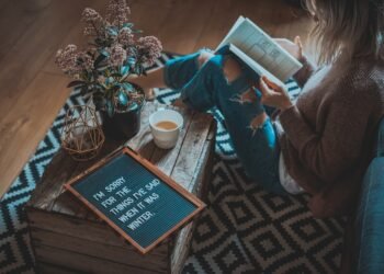 जानें रिप्ड जींस के बारे में, क्योंकि फ़ैशन ही नहीं आजकल राजनीति में भी इसकी ख़ासी चर्चा है