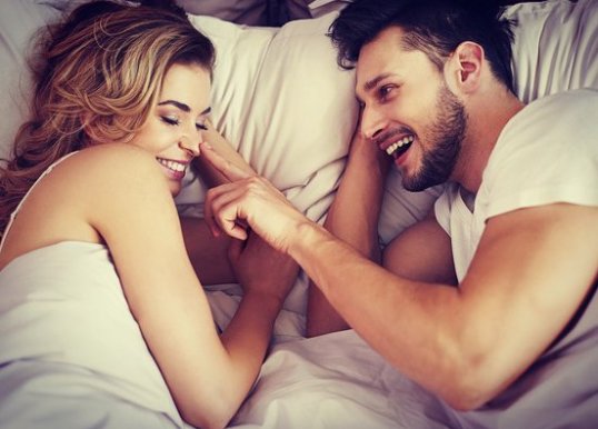 माता-पिता बनने के बाद आपकी सेक्स लाइफ़ सामान्य नहीं हुई है? पेश हैं कुछ टिप्स