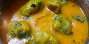 पालक के गुणों से भरपूर स्टफ़्ट दाल ढोकली