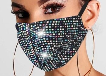 मास्क-प्रूफ़ मेकअप करना चाहती हैं? यहां मिलेंगे कुछ टिप्स