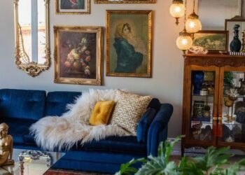 क्या आपको बड़े, सजीले, विंटेज आईनों से घर सजाना पसंद है?