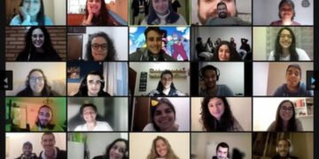 दस मिनट में ऑनलाइन मीटिंग है? यूं करें झटपट मेकअप