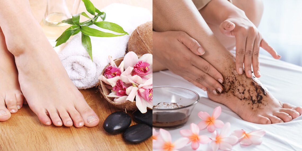घर पर बना फ़ुट स्क्रब और फ़ुट मास्क, जो आपके पैरों को नर्म-मुलायम बनाएगा