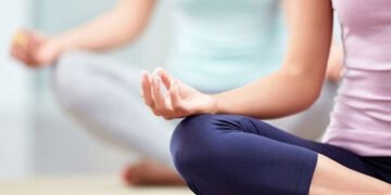 अंतर्राष्ट्रीय योग दिवस: दमकती हुई, स्वस्थ त्वचा पाने के लिए करें ये योगासन