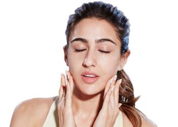 क्या आप असमंजस में हैं कि फ़ेस सीरम का इस्तेमाल कब किया जाता है? हम इसका समाधान लाए हैं