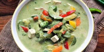 घर पर आसानी से बनाएं वेजेटेबल थाई ग्रीन करी