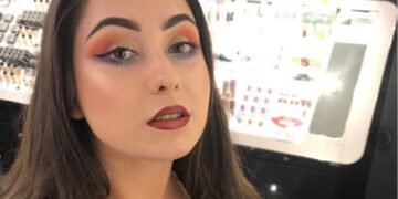 मेकअप में भी ख़ूब पसंद किया जाता है कलर ब्लॉकिंग ट्रेंड