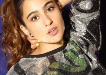 अपने आप में फ़ैशन स्टेटमेंट है सीक्विन ड्रेस. जानिए इसे पहनने के नियम