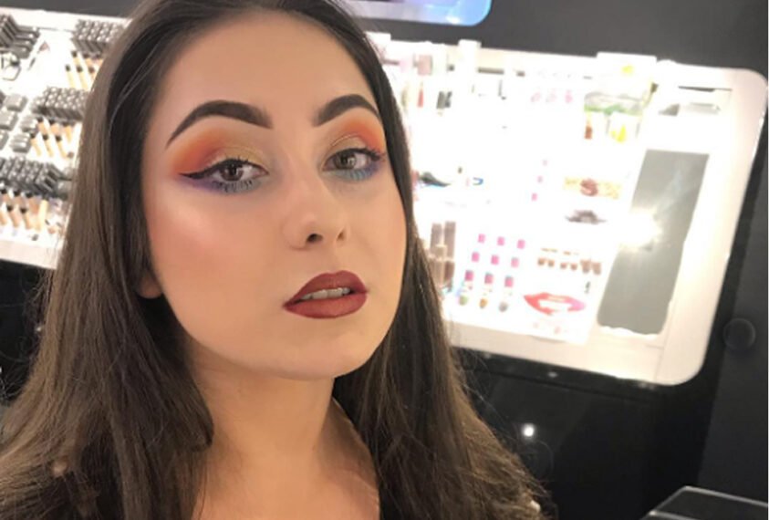 मेकअप में भी ख़ूब पसंद किया जाता है कलर ब्लॉकिंग ट्रेंड