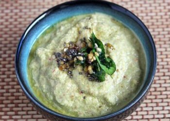 शिमला मिर्च और नारियल की चटनी