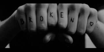 रिश्तों में बेवफ़ाई से कैसे निपटना चाहिए?