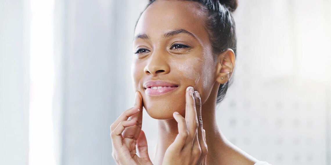 क्या मेकअप के लिए आप अपनी त्वचा को तैयार करती हैं?