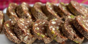 इस राखी पर बनाएं शुगर-फ्री और हेल्दी खजूर-ड्राय फ्रूट बर्फ़ी