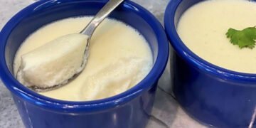 बनाने में आसान, स्वादभरा, शाकाहारी कर्ड पुडिंग