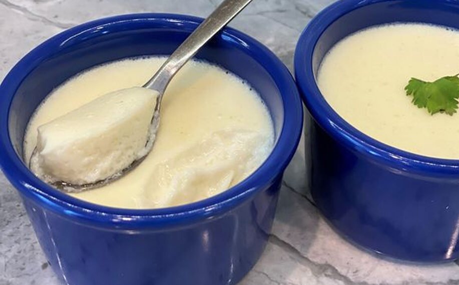 बनाने में आसान, स्वादभरा, शाकाहारी कर्ड पुडिंग