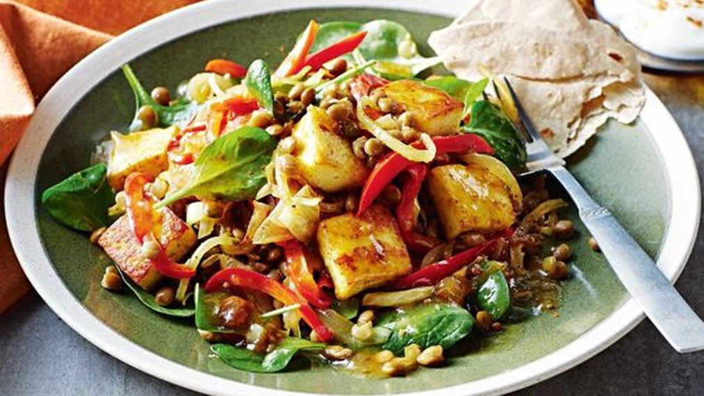 स्वादिष्ट और सेहतभरा पनीर वेजेटेबल सलाद