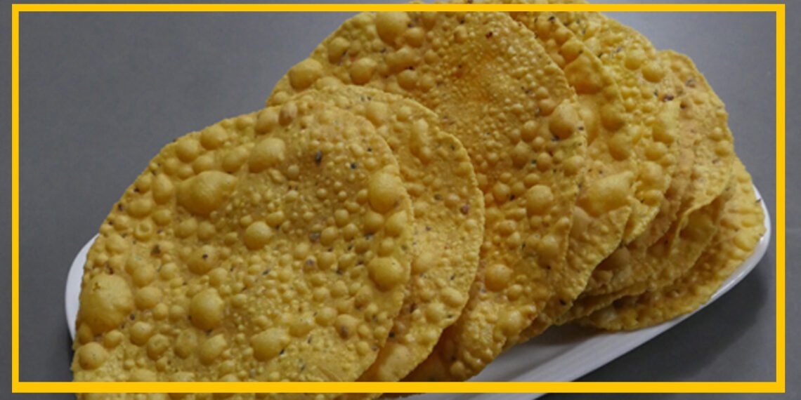 इस त्यौहार बनाइए स्वादिष्ट और कुरकुरी बेसन और मैदे की पपड़िया