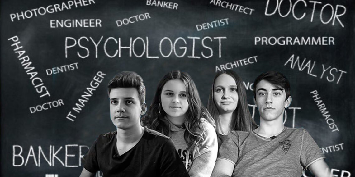 टीनएजर्स का करियर चुनने में पैरेंट्स यूं निभाएं अपनी भूमिका