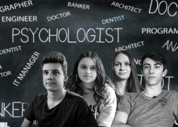 टीनएजर्स का करियर चुनने में पैरेंट्स यूं निभाएं अपनी भूमिका