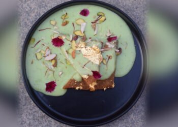 शेफ़ के किचन से सीधे आपकी रसोई तक: ठंडाई शाही टुकड़ा