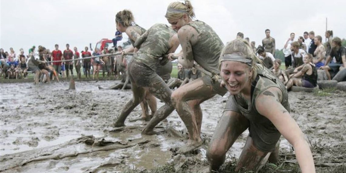 मिट्टी में खेलकर अपने शरीर को दीजिए तोहफ़ा