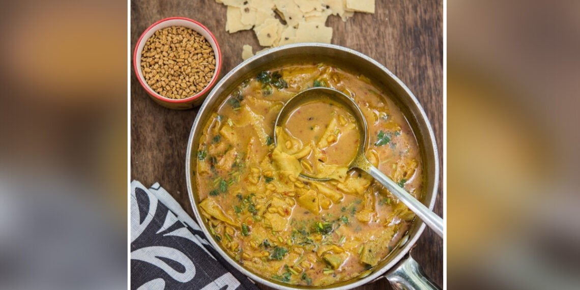 सर्दियों में ज़रूर बनाएं मेथी दाने-पापड़ की सब्ज़ी