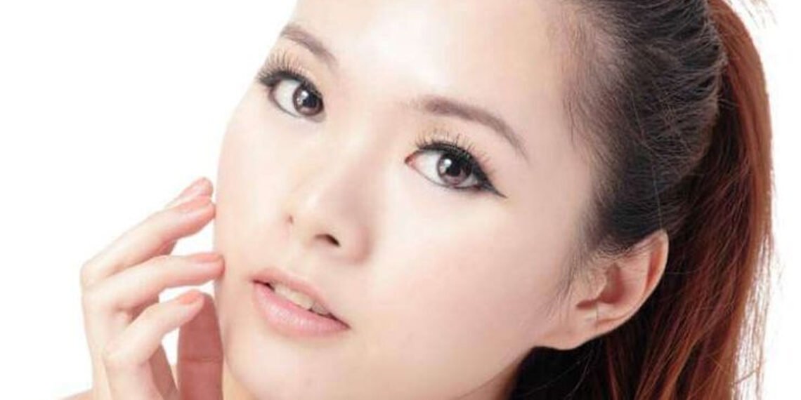 स्वस्थ त्वचा के लिए ये प्रोडक्ट्स रखें हाथभर की दूरी पर