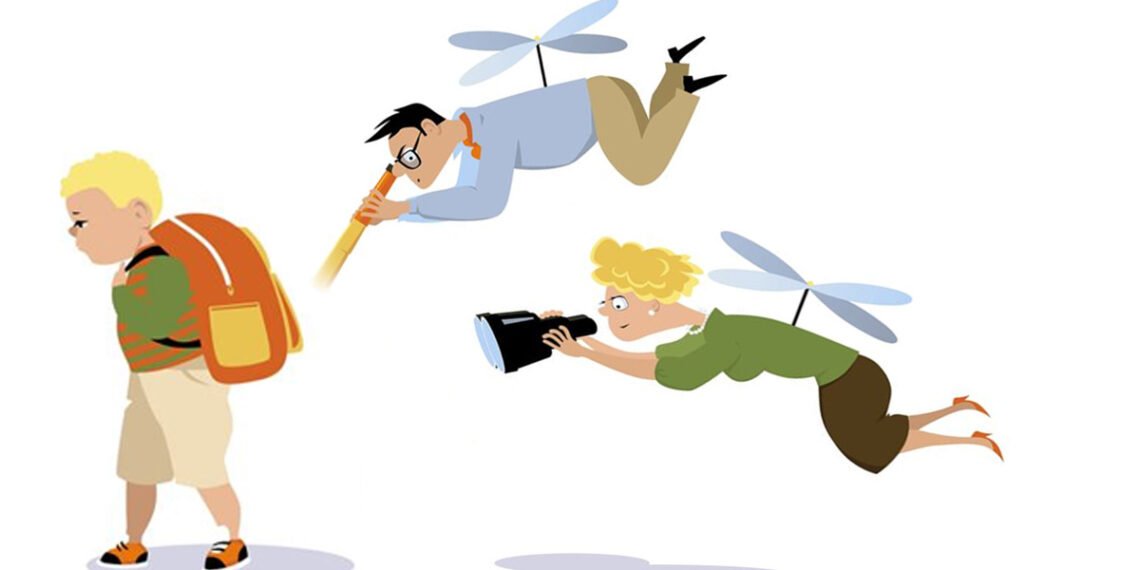 बच्चों के लिए फ़ायदेमंद नहीं होती हेलिकॉप्टर पैरेंटिंग