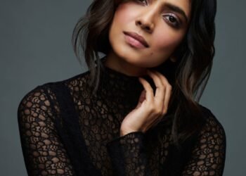 कॉकटेल पार्टी में जाना है? इन ड्रेसेस पर डालिए नज़र