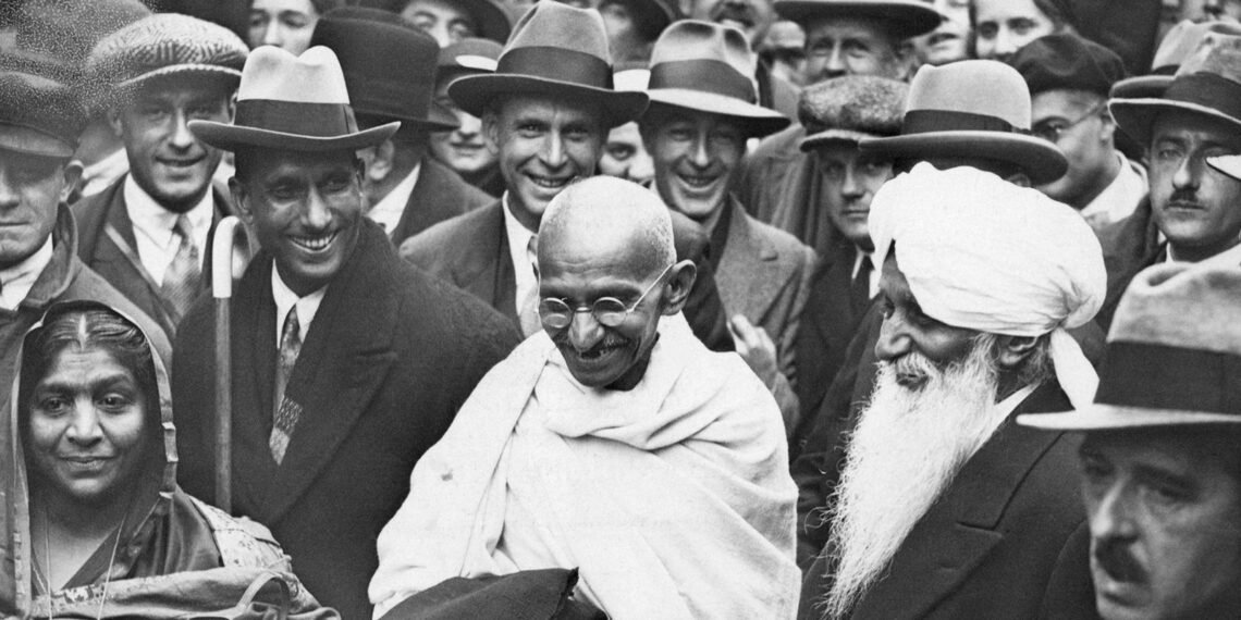 गंगा कभी मैली नहीं होगी, गांधी कभी नहीं मरेंगे