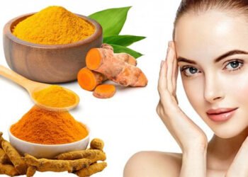 त्वचा को दीजिए हल्दी का प्यार और दुलार, फिर देखिए उसकी चमक