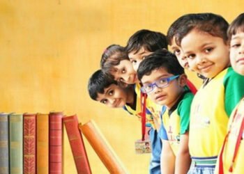 अभिभावकों के लिए क्यों ख़त्म नहीं होता मिशन ऐड्मिशन?