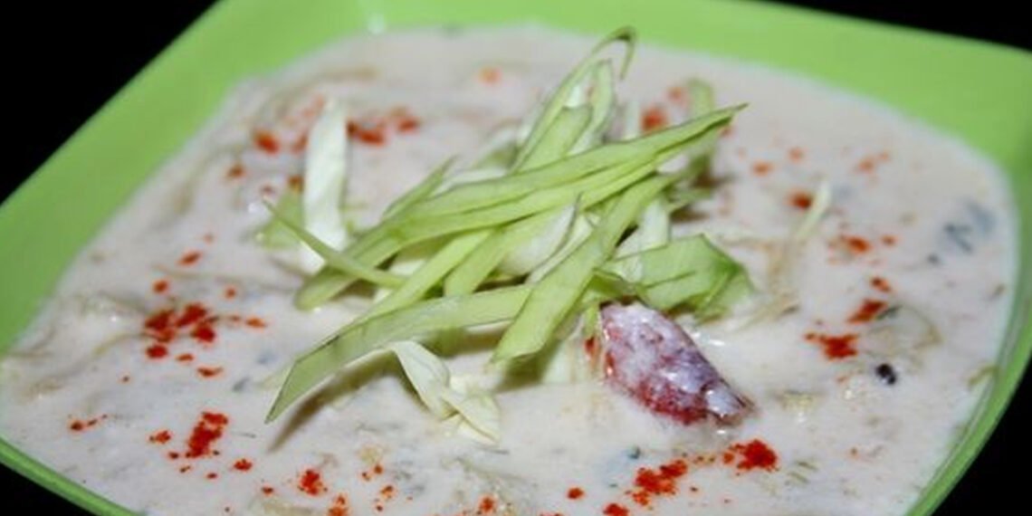 पत्ता गोभी-मूंगफली का खट्टा-तीखा-मीठा और क्रंची रायता