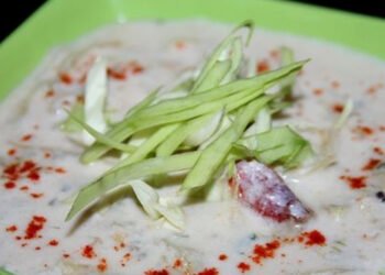 पत्ता गोभी-मूंगफली का खट्टा-तीखा-मीठा और क्रंची रायता