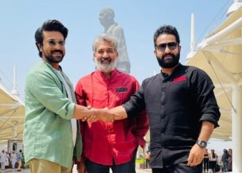 आरआरआर की टीम पहुंची स्टैचू ऑफ़ यूनिटी