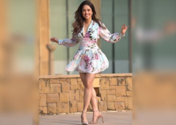 फूलों के सुकून देते रंगों के साथ मनाएं इस मौसम का जश्न