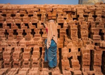 खानाबदोश: शोषण और यातना की कहानी (लेखक: ओमप्रकाश वाल्मीकि)