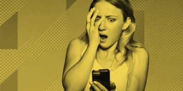 महिलाओं के साथ डिक पिक्स क्यों शेयर किए जाते हैं? एक्स्पर्ट से जानिए कारण और निपटने के तरीक़े