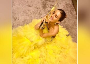 आइफ़ा-2022 में बॉलिवुड अभिनेत्रियों के फ़ैशन लुक