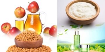 डैंड्रफ़ हटाना है? अपनाएं ये प्राकृतिक, घरेलू उपाय