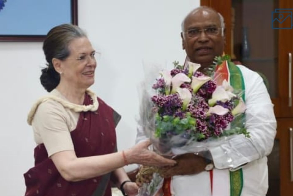 sonia-gandhi_mallikarjun-kharg