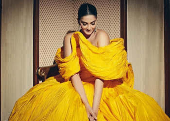 ईवनिंग गाउन्स, जिन्हें आप शादी के किसी फ़ंक्शन पर भी पहन सकती हैं