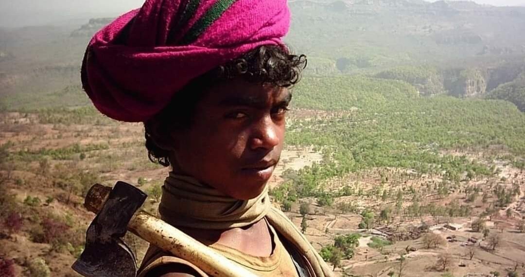 विकास बेशक़ हो, लेकिन यह तय किया जाए कि स्थानीय भाषाएं, बोलियां लुप्त न होने पाएं