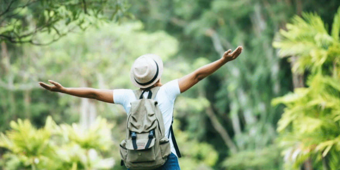 पर्यटन पर ख़ूब जाइए, पर अपने कार्बन फ़ुटप्रिंट पर कसिए लगाम