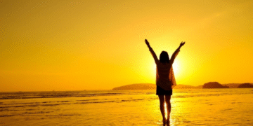 ‘‘अब मेडिकल साइंस ने इतनी तरक़्क़ी कर ली है कि बिना ज़्यादा तकलीफ़ झेले, लोग कैंसर से उबर आते हैं.’’